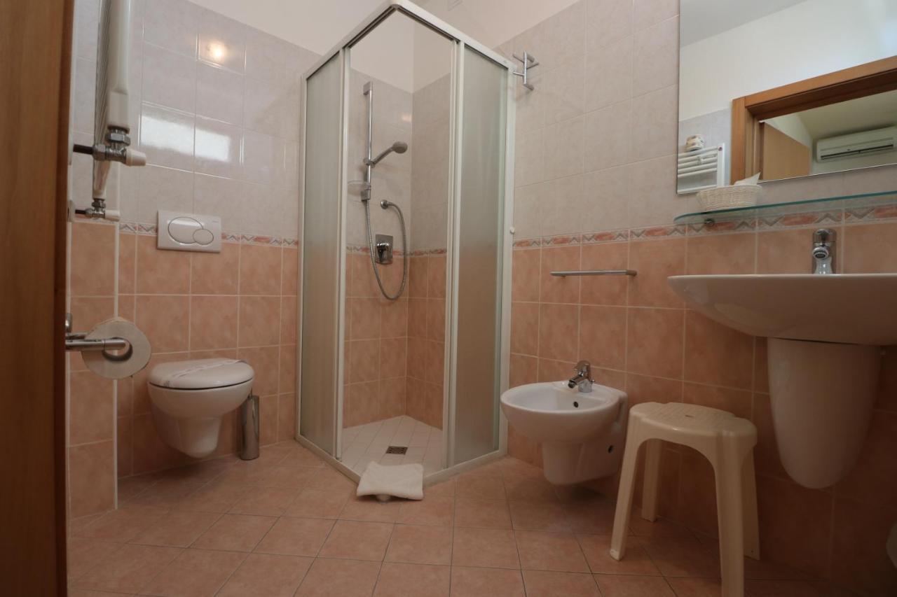 Hotel Galassia Rimini Bagian luar foto