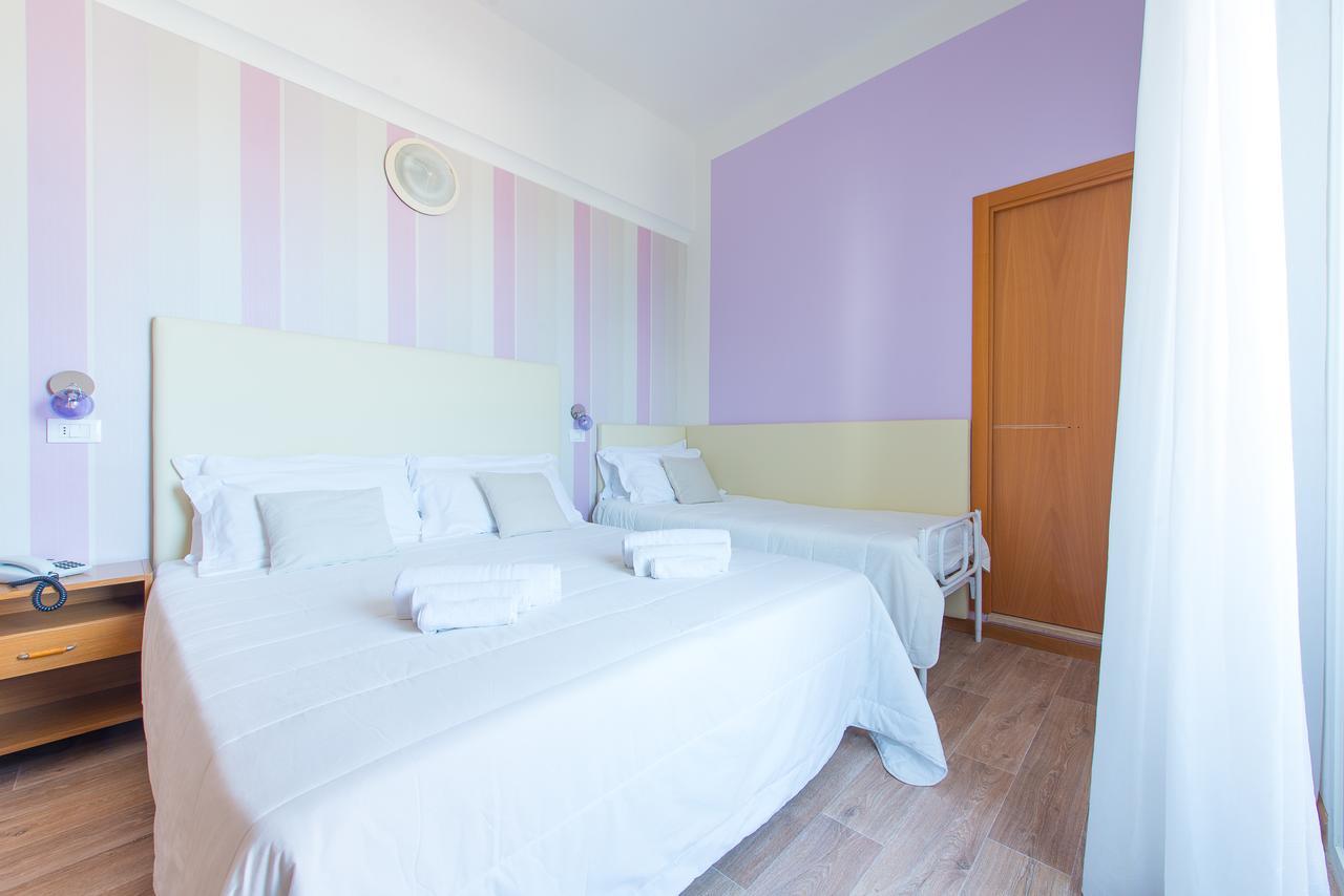 Hotel Galassia Rimini Bagian luar foto